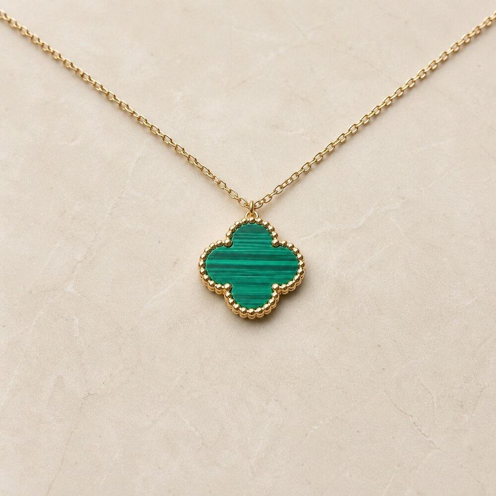 Van Cleef & Arpels Elegant Signature Necklace Style 7 | New with Box - Picture 4 of 9